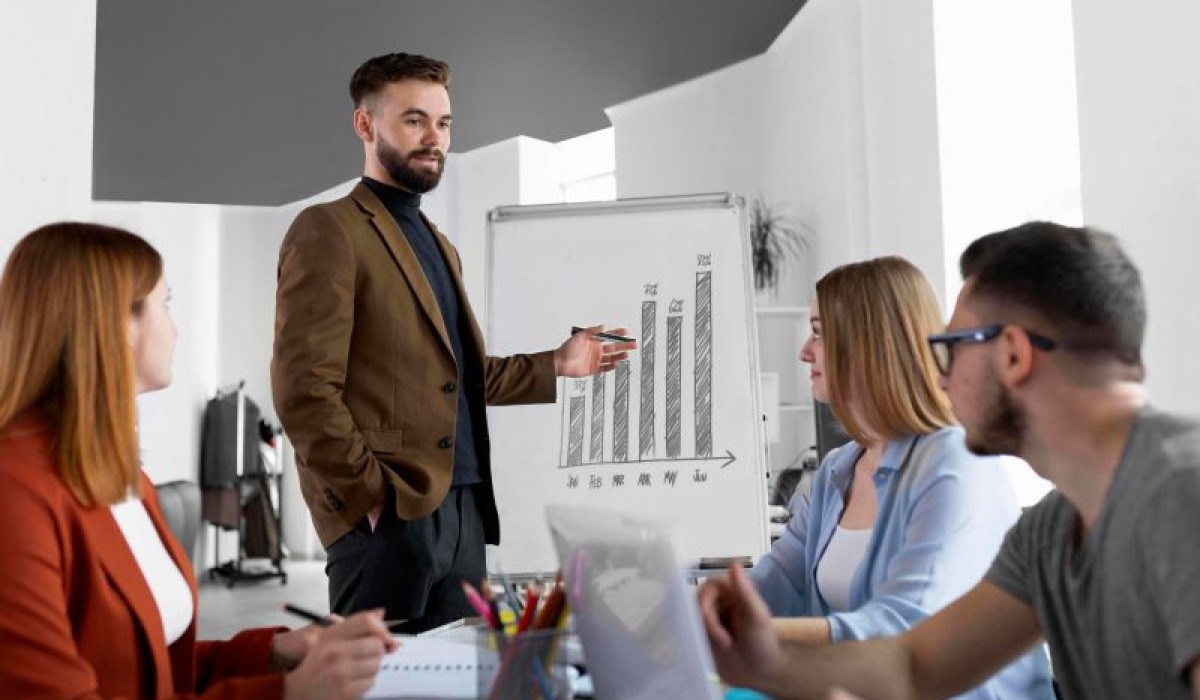 Processos sólidos viram condição para escalar negócios com eficiência, aponta especialista